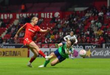 Vence Diablas 4-2 a Pumas